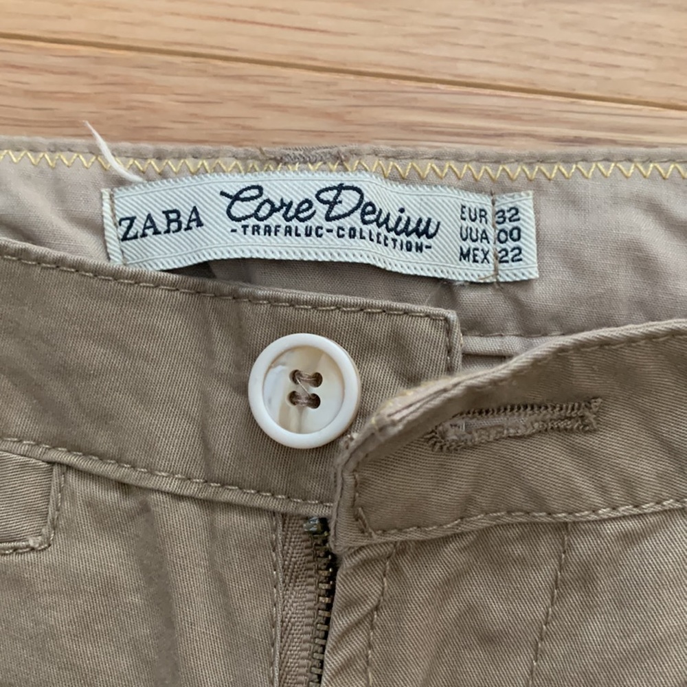 KHAKI SHORTS - Picture 3 of 3